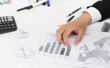 财务月工作报告与总结最新6篇