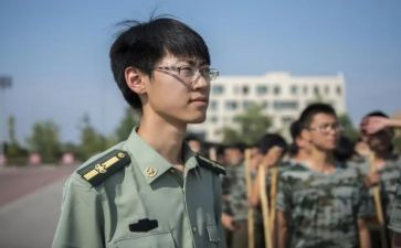 大学辅导员学期工作总结8篇