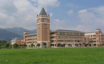 高校教师的年终总结6篇
