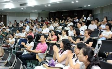 教职工工作报告8篇