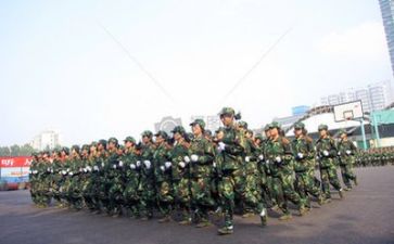 大一军训心得体会400字5篇
