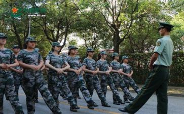 关于军训时的心得体会400字7篇