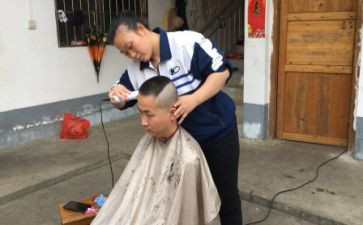广告代理发布合同5篇