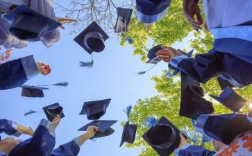 学校的聘用合同8篇