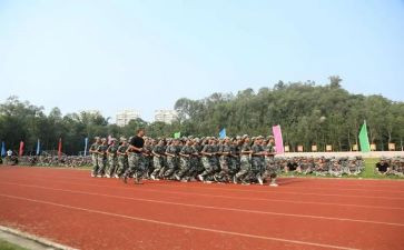 我们班的班主任作文推荐8篇