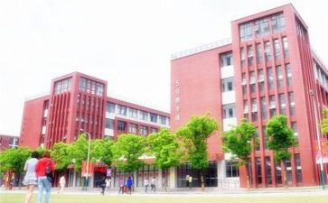关于学校的作文300字8篇