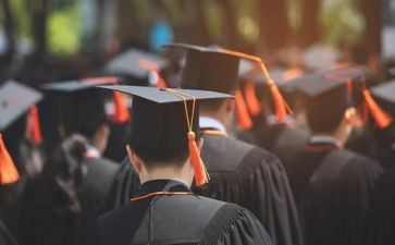应届大学生工作总结8篇