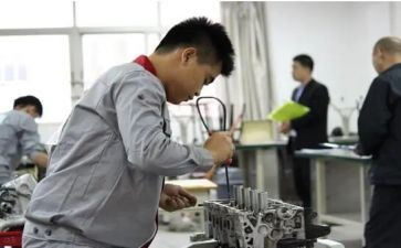 中职学校毕业生自我鉴定7篇