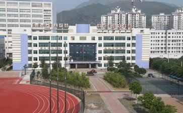 中专自我鉴定表200字7篇
