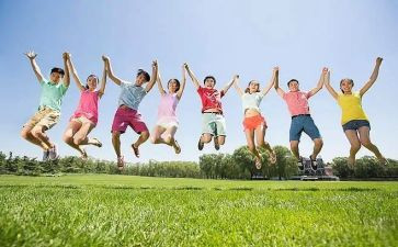 左右跳幼儿园教案8篇